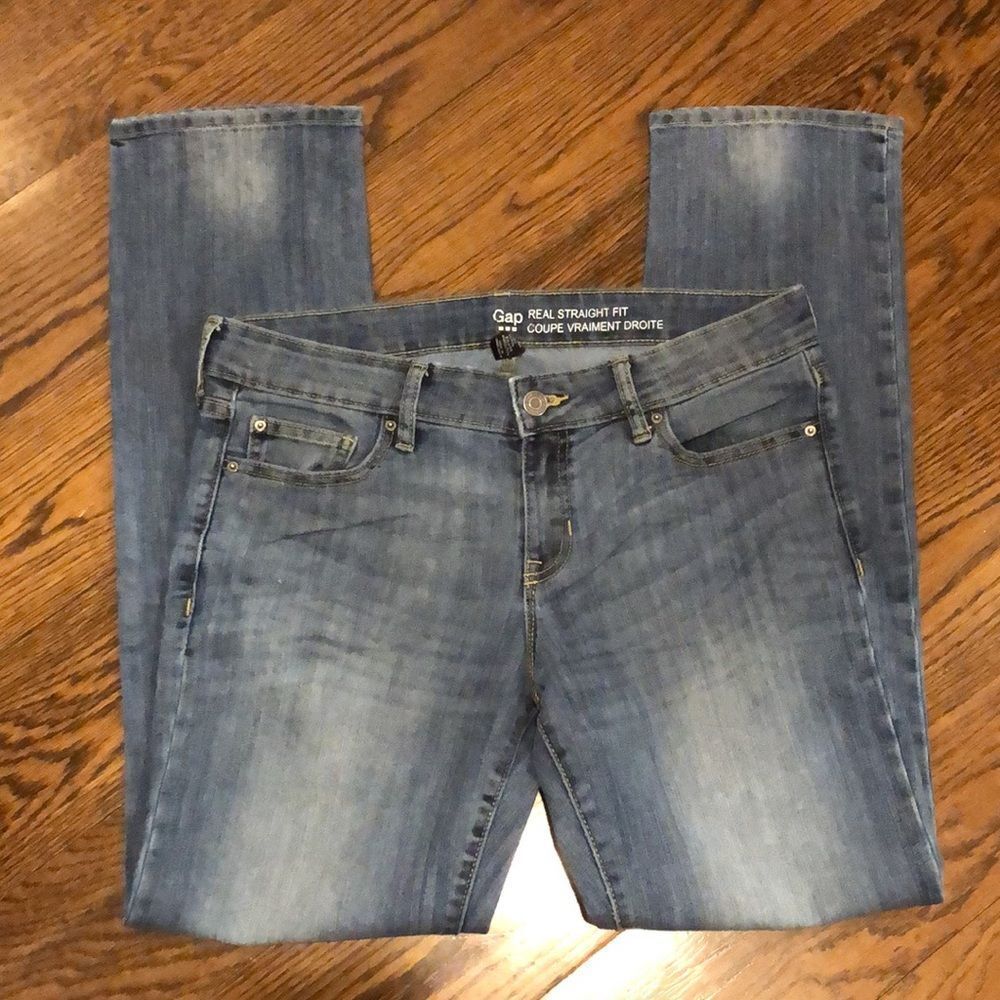 GAP Women’s Medium - Light Wash REAL STRAIGHT Denim Low Rise Jeans Sz 8/29